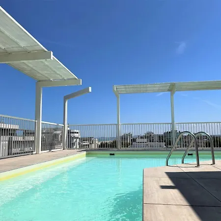 Residence Ten Suite Apartman *