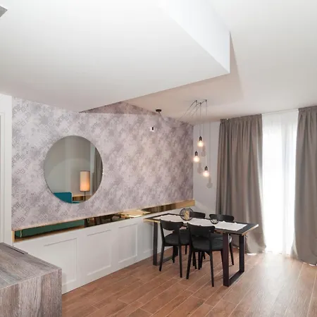 Residence Ten Suite * ريميني